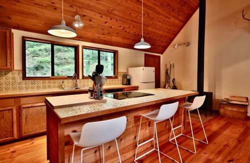 Marrowstone Cabin | 5 min to Fort Flagger St. Park w/wifi & fire pit