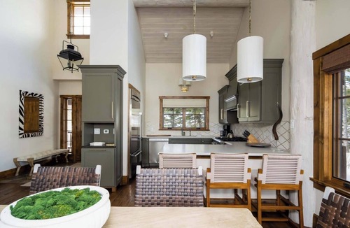 Spanish Peaks House | 5BR Luxury Cabin with Private Hot Tub & Direct Ski Access