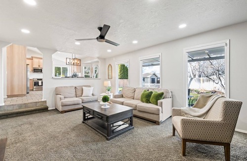 Meridian House | 5BR, Sleeps 12, Fire Pit, BBQ, Shaded Patio, Group Friendly Layout