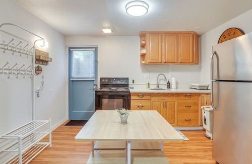 South Beacon Hill Cottage | 6 Mi to Lumen Field: Family-friendly Seattle Stay!