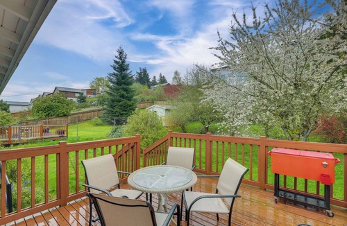South Beacon Hill Cottage | 6 Mi to Lumen Field: Family-friendly Seattle Stay!