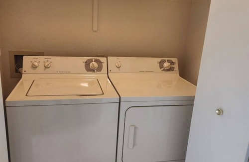 Mesquite Condo | 6 month contract, short-term rental. 2 bed/2 bath in quiet neighborhood.