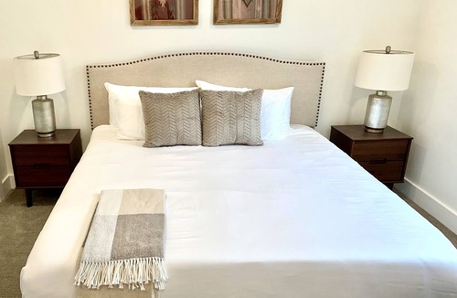 Cherimoya Hill Cabin | 7 King Beds! Private Hot Tub, Pickleball Court, SUP’s, Ping Pong and Air Hockey