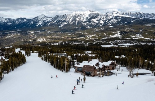 Big Sky House | 7 Renegade Rd (7-Bedroom Home) with Mountain view by Moonlight Basin Lodging