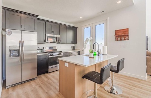 West Jordan House | 7773 Owens View