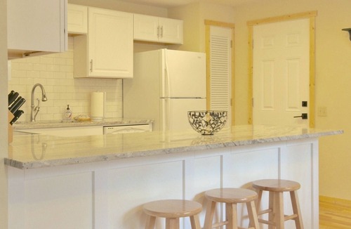 Overlook Park House | 8 Leisure - Light & Bright Home, Hot Tub, Quiet Area Close to SHARC + Passes Included