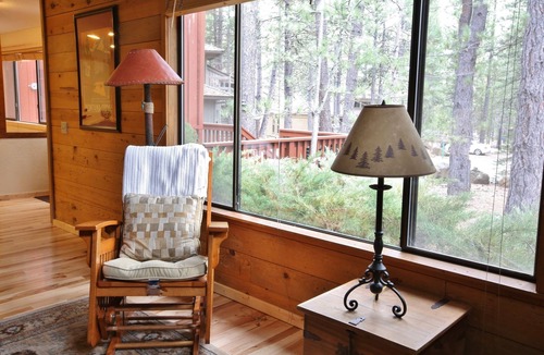 Overlook Park House | 8 Leisure - Light & Bright Home, Hot Tub, Quiet Area Close to SHARC + Passes Included