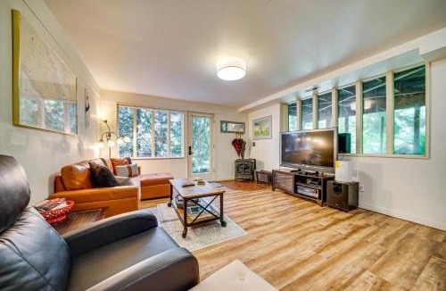 Mercer Island Apartment | 8 Mi to Dtwn Seattle: Pet-Friendly Apt w/Hot Tub
