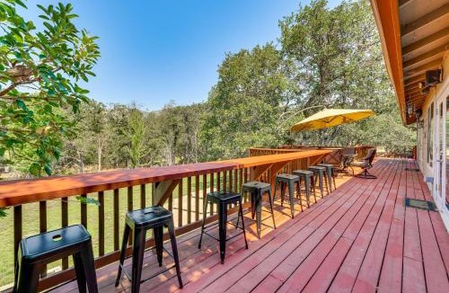 Jacksonville House | 8 Mi to Jacksonville: Oregon Getaway w/Deck!