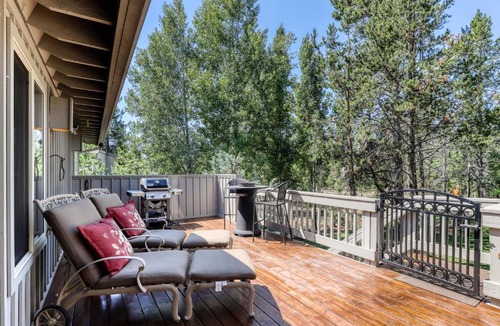 Sunriver House | 8 Shagbark