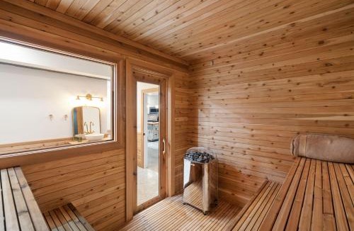 Arnada House | 8ft Ceilings Basement Sauna Retreat
