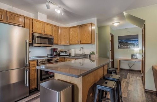 Sandpoint Cabin | 9 Bedrooms 8 Bathrooms with fabulous decks and lake views and a hot tub!