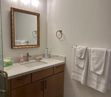 Oak Harbor Villa | A beautiful 2bed and 2bath villa near beach