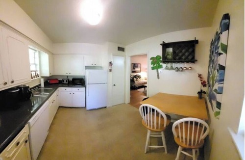 Hannon Park Condo | A charming 2 bedroom condo in the historic district of downtown Mobile.