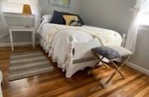 Emmett House | A cozy cottage in Gem county. Each room thoughtfully decorated.