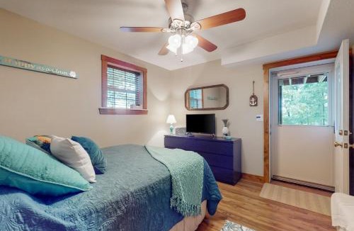 Flat Hollow Marina House | A Frame Cabin Sleeps 9 Pickleball Court Boat Slip
