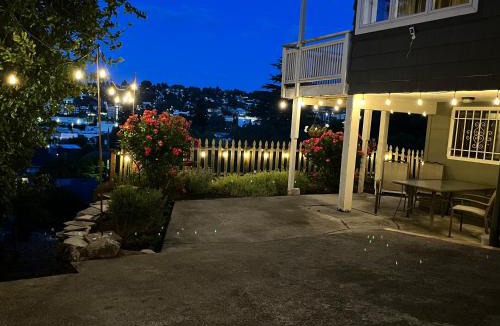 Magnolia Apartment | A Gem in the Emerald City: For Business and Travel