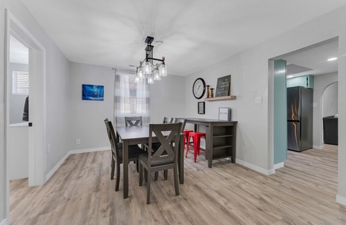 Williams Ski Chalet | A gem Right on Historic RTE 66 with outdoor space. Walk to the action!