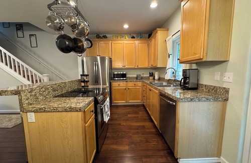 Bull Mountain House | A House On Catalina 3-bedroom townhome in Tigard, OR w/AC, WiFi, patio & grill