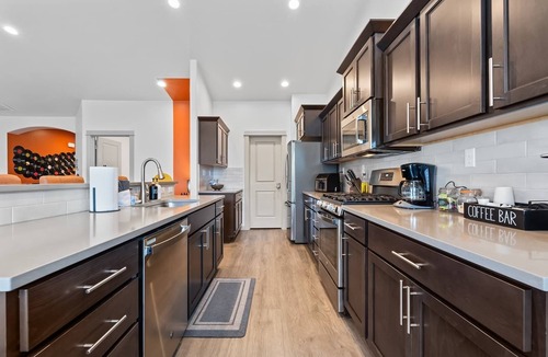 Meridian House | A Motown-Inspired Vinyl Retreat