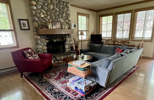 Hailey Cottage | A quaint cottage in the woods. Close to world class ski resort, Sun Valley.