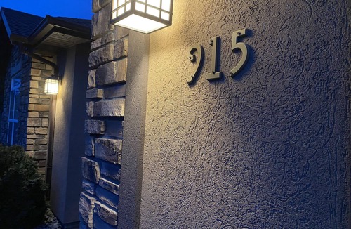 Twin Falls House | A ‘TJ Rancher’ home, king beds private yard, 2.5 bath