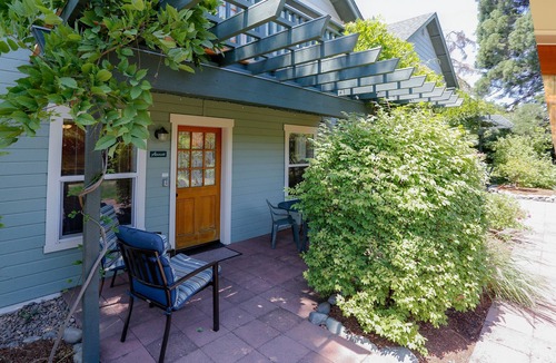 Ashland House | ABBOTT'S COTTAGES, Avocet cottage- 3 bdrm/2bath, walking distance to downtown