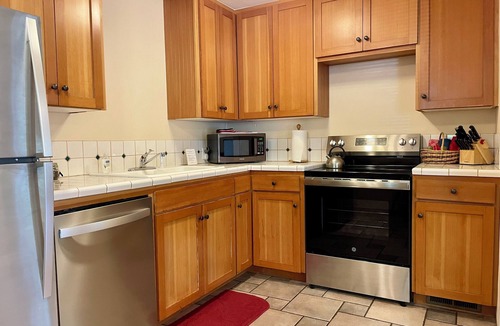 Ashland Cottage | ABBOTT'S COTTAGES- Cardinal cottage. 1 bedroom/1 bath, short walk to downtown!