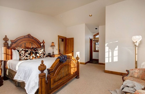 South Park House | Abode at A Bright Star | Sprawling Ranch Estate | Hot Tub, Privacy & Teton Views