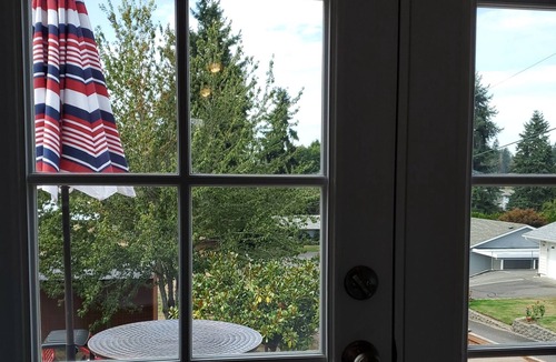 Puyallup House | Absolutely gorgeous 2 story Loft, Modern and Quiet in Puyallup, WA