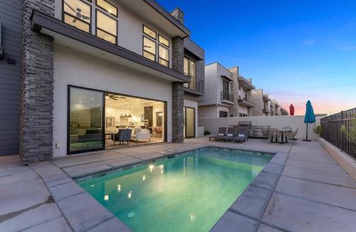 Washington House | Ace on the 8th home
