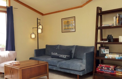 Coupeville House | Admiral's Nest by AvantStay | Beach, Pool, Deck
