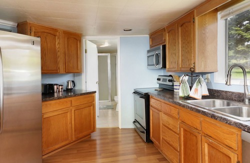 Coupeville House | Admiral's Nest by AvantStay | Beach, Pool, Deck