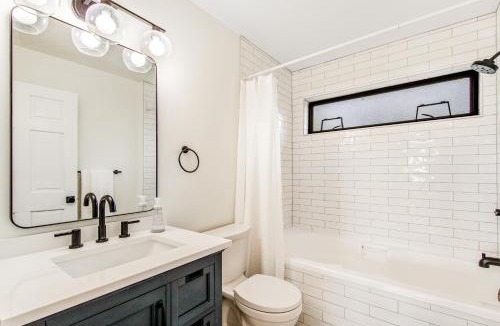 Coupeville House | Admirals Cove