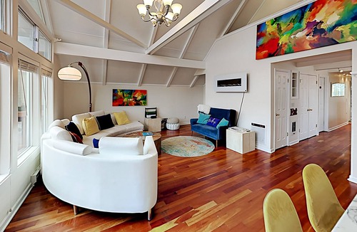 Coupeville House | Admiralty Bay beauty w/private hot tub, shared pool & beach - dog-friendly