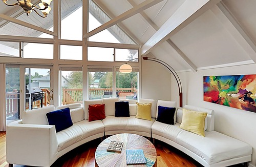 Coupeville House | Admiralty Bay beauty w/private hot tub, shared pool & beach - dog-friendly