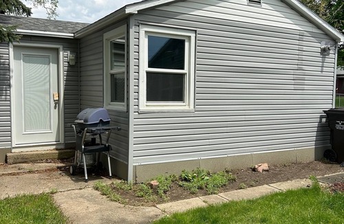 Sergeant Bluff House | Adorable 1-bedroom bungalow with AC in Sergeant Bluff
