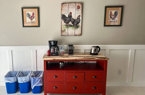 Coupeville House | Adorable island home with beach access, tennis courts, backyard, WiFi & W/D