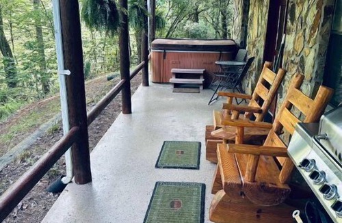 Blue Ridge Cabin | Affordable! Cozy Lower Level Retreat In The Aska Adventure Area & Toccoa River.