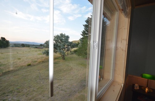 Pray Apartment | Affordable newly constructed apartment, walking distance to Yellowstone River