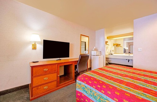 Stevenson Hotel | Affordable Room w/Free Parking | Ideal for Cascade Trail Adventures
