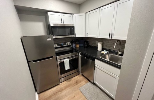 South Central Omaha Apartment | Aksarben Hub, Steps from UNO and Baxter