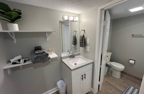 South Central Omaha Apartment | Aksarben Hub, Steps from UNO and Baxter