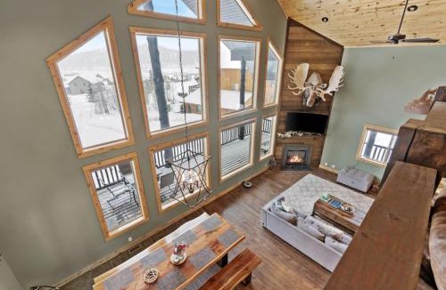 Island Park House | Alaskan Moose - Yellowstone, Hot Tub, Fire Pit