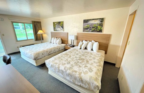 Wetmore Hotel | Alger Falls Motel