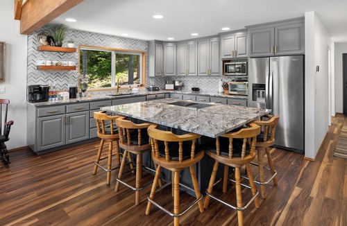 Cle Elum House | All 5 STAR Reviews! 40 Forested Acres to Rev & Relax. Fireplace/Games. Sleeps 11