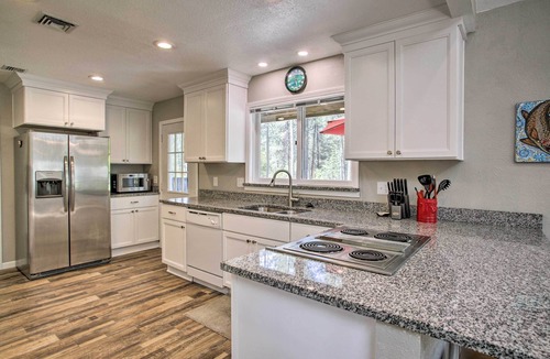 Chewelah House | All-Seasons Chewelah Home: Fish, Golf & Ski!