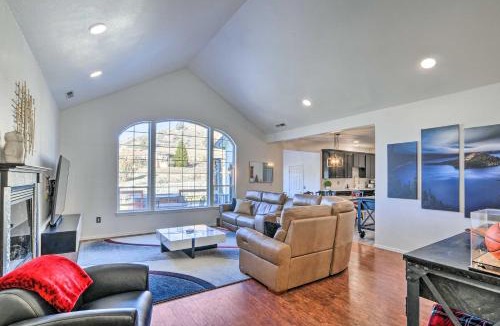 Altamont House | Alluring Home w/Fire Pit < 1/2 Mi to OIT!