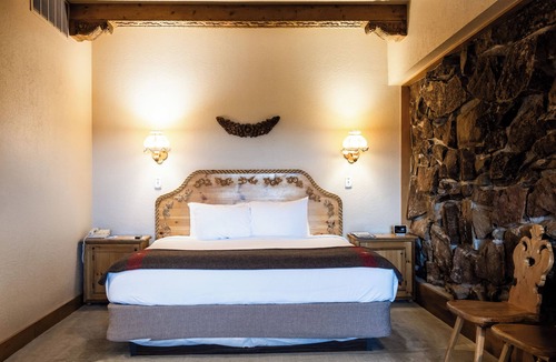 Teton Village Hotel | Alpenhof
