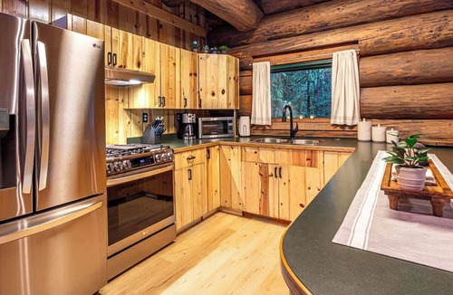 Glacier House | AlpenView | Hot Tub, Sauna, Pool + Mt. Views